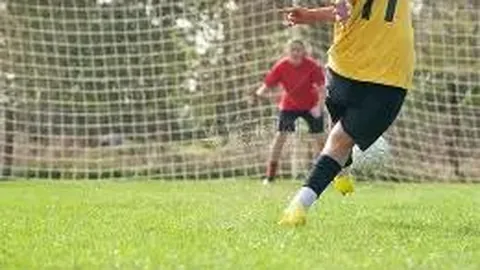 【蛇年双色球大奖预警】2025年145期独家解析，专家锁定绝密尾数：17、24，中奖几率飙升！