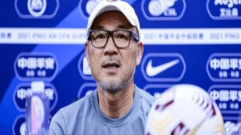 “马来西亚足球巨星转投荷兰埃因霍温，合同附带千万欧元解约金条款”